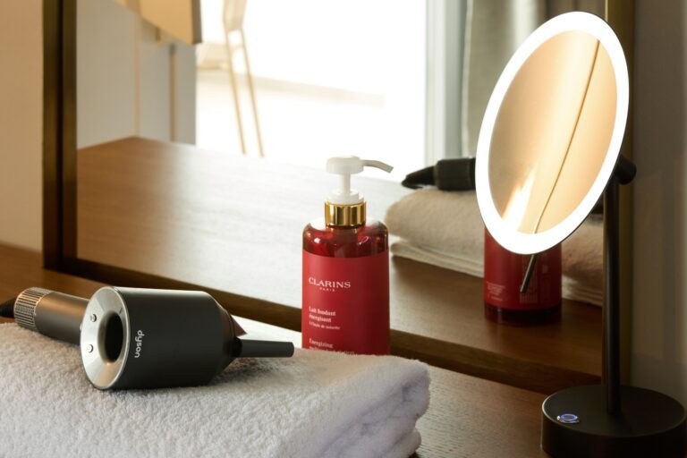 golden milos amenities